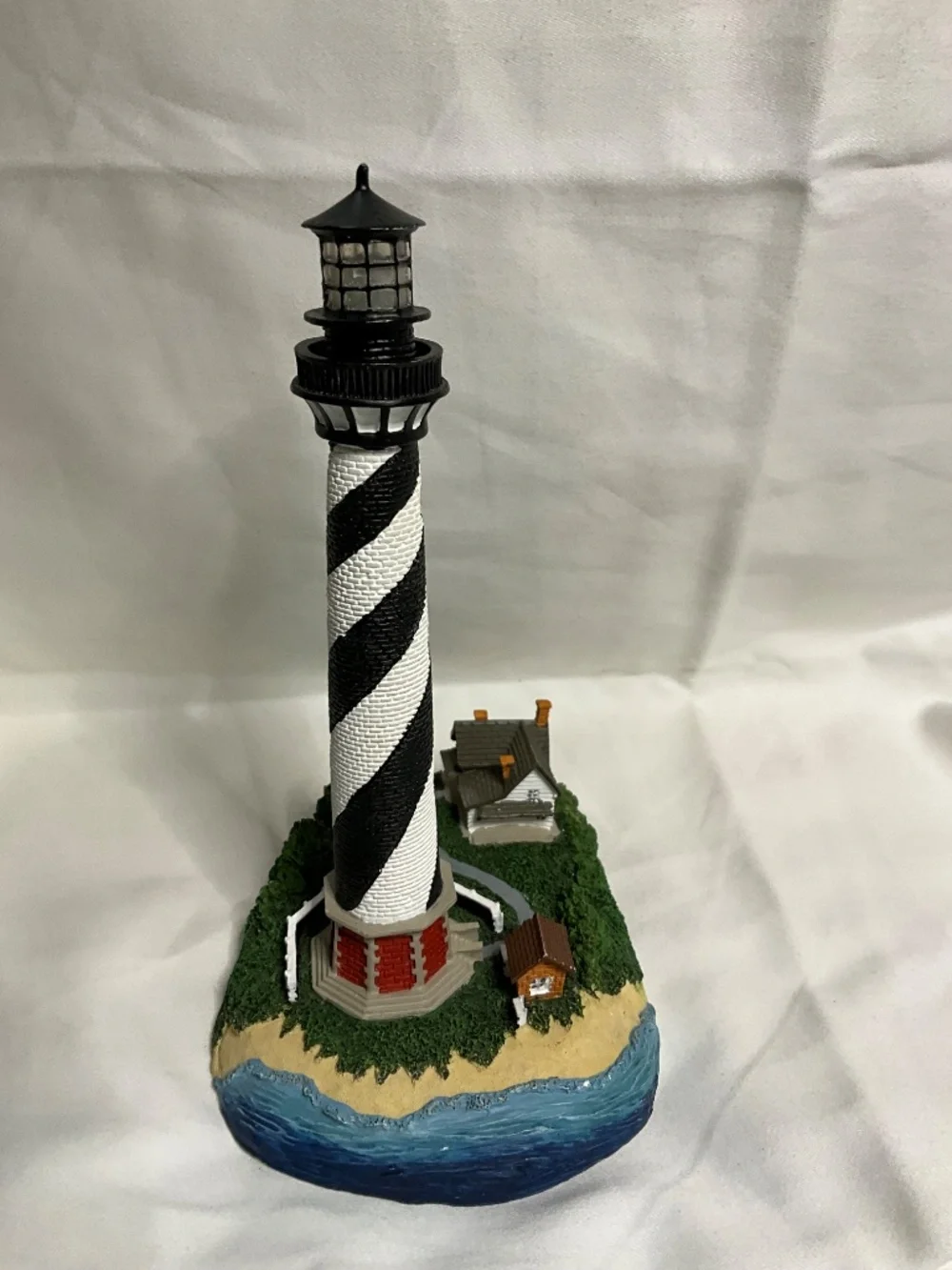 Vintage Lefton Historic American Lighthouse Figurine - Cape Hatteras, NC (1870)